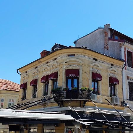 City House Central Bitola Bagian luar foto
