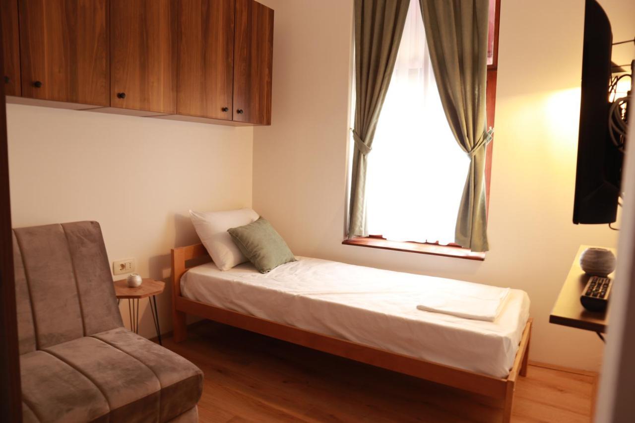 City House Central Bitola Bagian luar foto